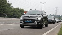 Adapun baterainya berjenis High Energy Density Lithium-Ion Battery Pack dengan kapasitas 29,2 kWh. Citroen mengklaim setiap 1 kWh-nya bisa menempuh jarak 9,7 km dan untuk keseluruhannya, kapasitas baterai tersebut diklaim bisa menjangkau jarak total 320 km. Mobil ini tentunya juga memiliki fitur regenerative braking. Foto: Dok. Citroen Indonesia