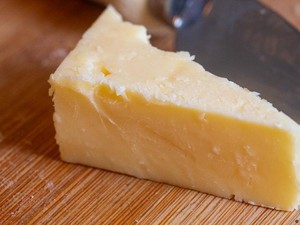 Curi 180 Kg Keju Cheddar, Polisi Jerman Dipecat
