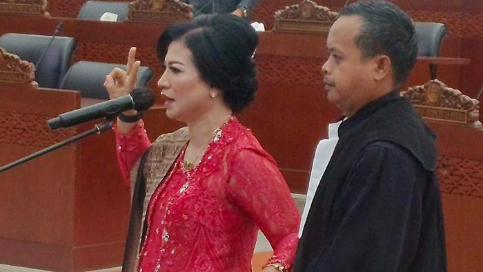 Dameria Pangaribuan dilantik sebagai anggota DPRD Sumut (Foto: Istimewa)