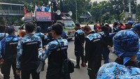 Presiden Partai Buruh dan Konfederasi Serikat Pekerja Indonesia Said Iqbal, mengatakan dari Patung Kuda, massa akan bergerak ke Istana Negara, selanjutnya long march jalan kaki menuju Kementerian Perdagangan dan Kementerian Perhubungan.  