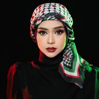 Youtuber Ria Ricis mengunggah postingan terbaru usai melakukan sesi foto bersama fotografer langganan artis, Rio Motret. Mantan istri Teuku Rushariandi ini mengungkapkan harapan di ulang tahunnya yang ke 29 tahun. 29 yo happy and grateful. Semakin berkurang usia, semakin banyak rintangan hidup dan harus makin bersyukur. Terima kasih ya Allah, terima kasih semua, tulis Ria Ricis. Foto: Dok. Instagram @riomotret.
