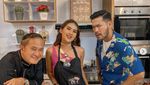 Gaya Kece Soraya Rasyid Saat Masak Bareng Chef hingga ke Kafe