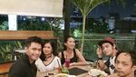 Gaya Kece Soraya Rasyid Saat Masak Bareng Chef hingga ke Kafe