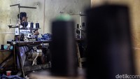Sejumlah organisasi buruh pada Kamis (27/6) dan Rabu (3/7) melakukan demonstrasi mendesak pemerintah untuk serius menyelamatkan industri tekstil dan produk tekstil (TPT) dari ancaman kebangkrutan dan melakukan tindakan konkret guna mengurangi PHK massal.   