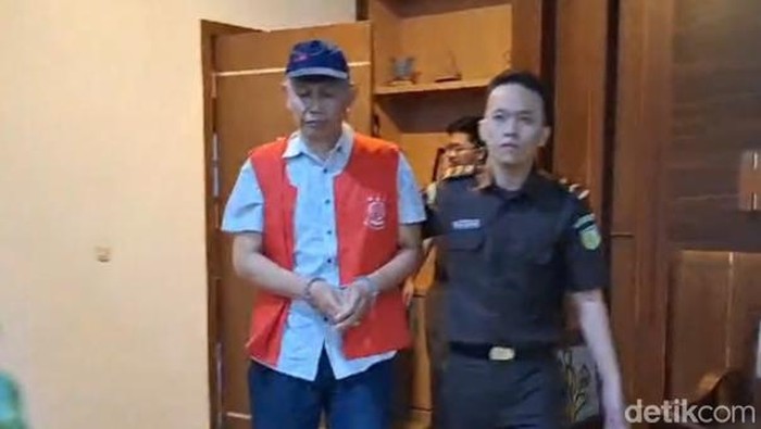Kejari Maros menetapkan tersangka baru kasus korupsi kabel tanam PLN.