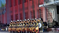 Banyak hiburan yang diberikan pada peresmian Kota Lama yang meliputi kawasan, Eropa, Pecinan dan Arab ini.