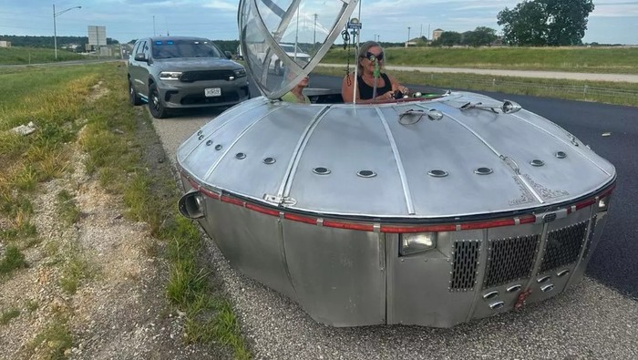 Kendaraan berbentuk UFO di Amerika Serikat.