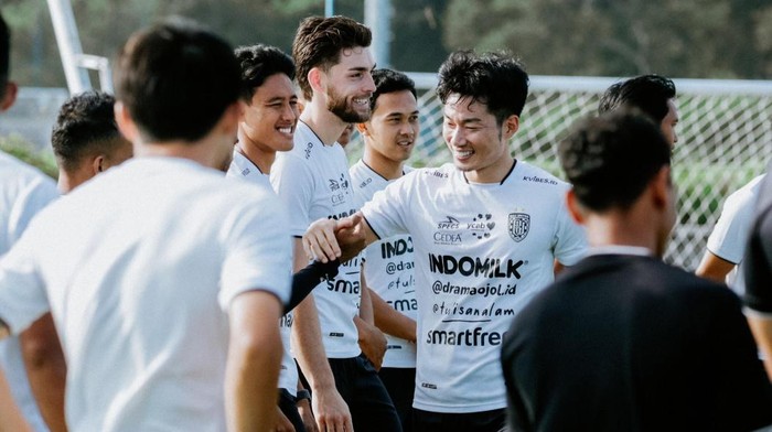 Kenzo Nambu di sesi latihan Bali United.