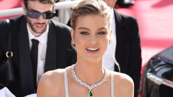 Potret Cantik Luna Bilj, Pacar Supermodel Maarten Paes Calon Kiper Timnas