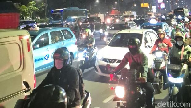 Macet di Jalan Pancoran (Tiara/detikcom).