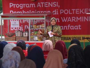 Kemensos & Indofood Salurkan Bantuan-Pelatihan ke Penerima PKH Tasikmalaya