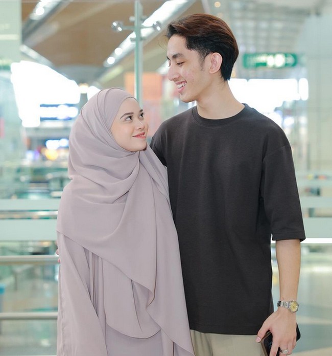 Perselingkuhan tersebut ternyata berlanjut hingga ke pernikahan. Sang suami, Ahmad Aslam menikah Marissa pada awal tahun ini. Kala itu Marissa masih berusia 18 tahun. Foto: dok. Instagram/@umisyamazlan