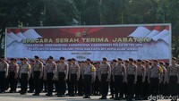 Kapolres Pelabuhan Tanjung Priok AKBP Ferikson Tampubolon diangkat dalam jabatan baru sebagai Kasubbidsendak Bidyanmas Baintelkam Polri, posisinya digantikan oleh AKBP Indrawienny Panjiyoga.  