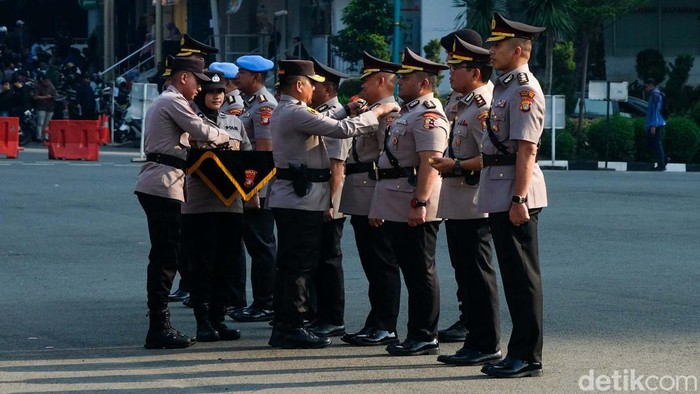 Sejumlah pejabat utama Polda Metro Jaya mulai dari Wakapolda Metro Jaya hingga kapolres diganti. Sertijab mereka dipimpin langsung Kapolda Metro Jaya Irjen Karyoto.