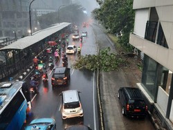 Jakarta Hujan Deras dan Angin Kencang Bikin Netizen Ketakutan