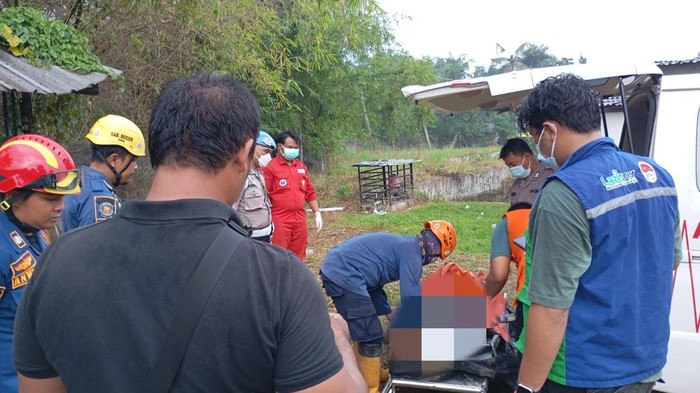 Polisi mengungkap kondisi mayat yang ditemukan di Sungai Ciliwung, Cilebut Timur, Kecamatan Sukaraja, Kabupaten Bogor, Jawa Barat. (dok.ist)