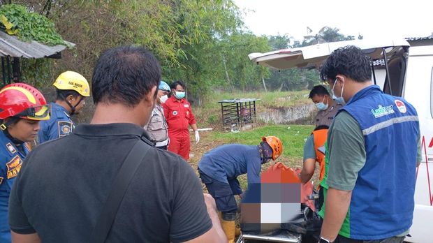 Polisi mengungkap kondisi mayat yang ditemukan di Sungai Ciliwung, Cilebut Timur, Kecamatan Sukaraja, Kabupaten Bogor, Jawa Barat. (dok.ist)