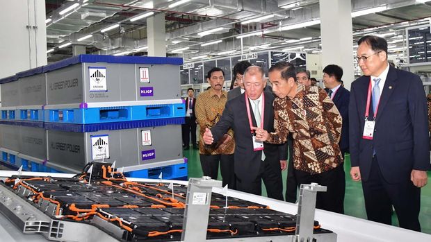 Presiden Joko Widodo (Jokowi) dalam peresmian ekosistem baterai dan kendaraan listrik Korea Selatan di Indonesia, PT. Hyundai LG Indonesia (HLI) Green Power, Kabupaten Karawang, Provinsi Jawa Barat, 3 Juli 2024. (Dok: Biro Setpres RI)