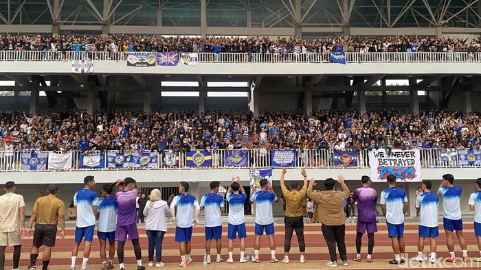 Brajamusti mengawal latihan perdana PSIM Jogja di Stadion Mandala Krida, Rabu (3/7/2024).