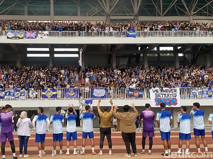 Brajamusti mengawal latihan perdana PSIM Jogja di Stadion Mandala Krida, Rabu (3/7/2024).