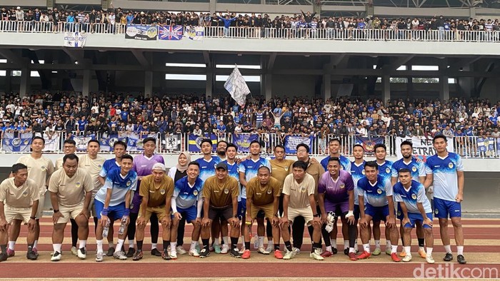 Brajamusti mengawal latihan perdana PSIM Jogja di Stadion Mandala Krida, Rabu (3/7/2024).