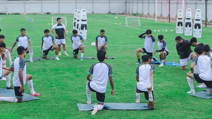 PSM Makassar menggelar latihan di Stadion Kalegowa jelang Liga 1 2024/2025.