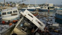 Badai Beryl yang dikategorikan berbahaya menerjang wilayah Barbados. Badai itu datang berupa hujan lebat, banjir, dan angin kencang.  