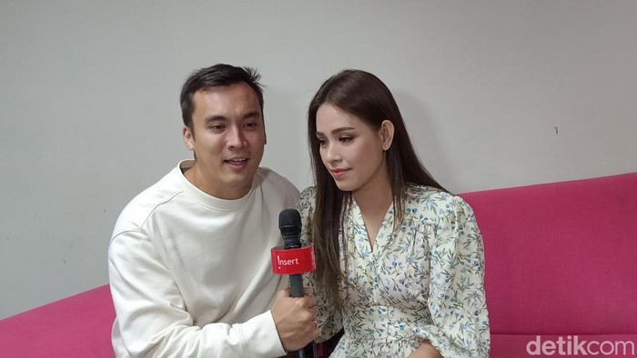 Rendy Kjaernett dan Lady Nayoan saat ditemui di kawasan Transmedia.