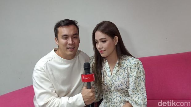 Rendy Kjaernett dan Lady Nayoan saat ditemui di kawasan Transmedia.