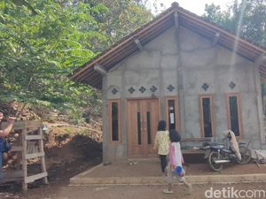 Penampakan Rumah Keluarga Terakhir di Kampung Mati Kulon Progo