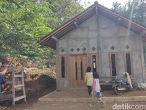 Penampakan Rumah Keluarga Terakhir di Kampung Mati Kulon Progo