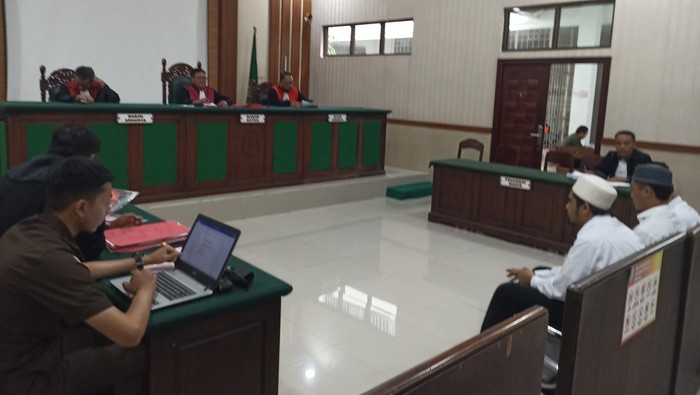 Sidang tuntutan Samsudin cs di PN Blitar.