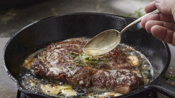 cara basting steak