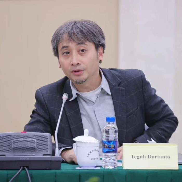 teguh dartanto dekan feb ui