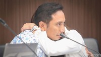 Aristo menilai perilaku Hasyim tak jauh berbeda dengan sebelumnya, dalam kasus asusila terhadap Ketua Umum Partai Republik Satu Hasnaeni Moein alias Wanita Emas. Saat itu, DKPP menjatuhkan sanksi peringatan keras terhadap kepada Hasyim.