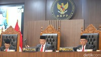 Hasyim diadukan ke DKPP mengenai dugaan pelanggaran kode etik. Hasyim diduga melakukan tindakan asusila terhadap salah satu anggota PPLN perempuan yang bertugas di Eropa.