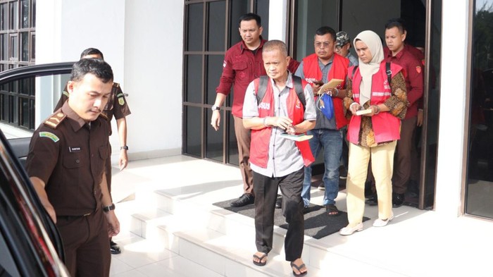 Tersangka kasus korupsi pupuk subsidi di Bengkalis, Riau. (Dok Kejari Bengkalis)