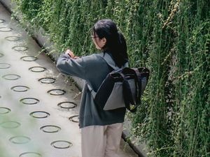 5 Totebag yang Bisa Jadi Backpack dari Brand Lokal, Praktis dan Multifungsi