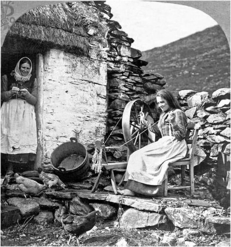 Melalui grup Facebook 'History, Mistery, and Wonders of the World', kumpulan foto bersejarah berserta ceritanya dibagikan. Belajar banyak hal dari sini.