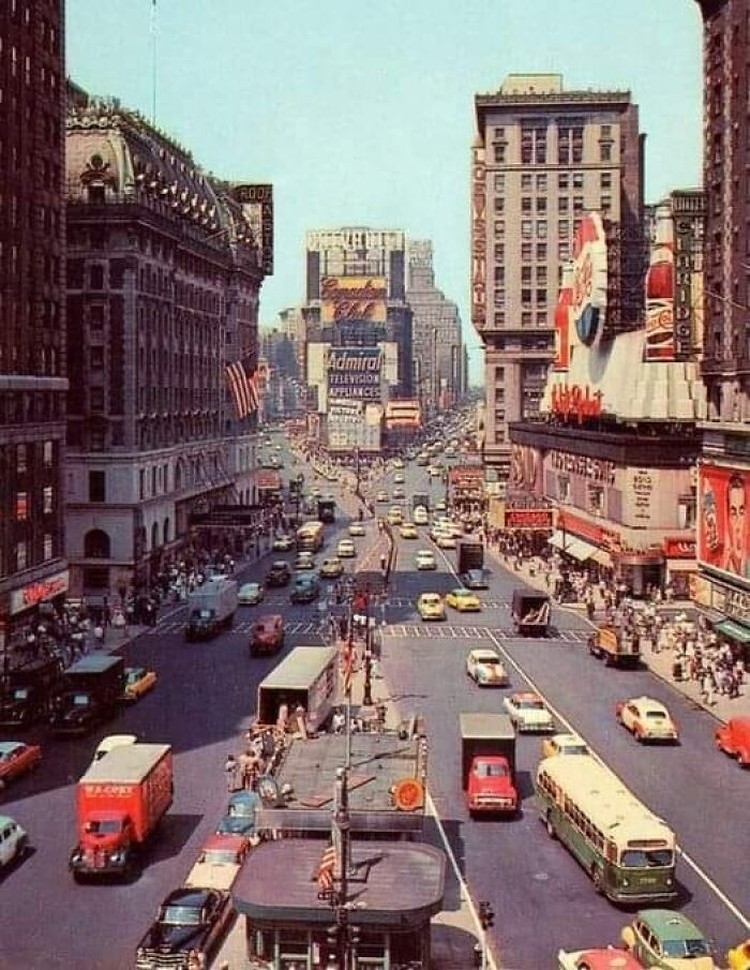 10 Foto Bersejarah Dunia, Bikin Terkesima Melalui grup Facebook History, Mistery, and Wonders of the World, kumpulan foto bersejarah berserta ceritanya dibagikan. Belajar banyak hal dari sini.