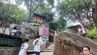 Beragamnya paviliun yang didedikasikan untuk pemujaan berbagai dewa dalam satu kompleks menjadikan Kuil A-Ma sebagai representasi teladan budaya Tiongkok yang terinspirasi oleh Konfusianisme, Taoisme, Budha, dan berbagai kepercayaan masyarakat. Foto: (Dok Nograhany WK/detikcom)