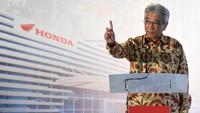 President Director PT Astra Honda Motor Susumu Mitsuishi memberikan sambutan dalam The 15th Astra Honda Safety Riding Instructors Competition (AHSRIC) 2024. 