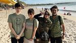 Alasan Istri Teddy Syah Biarkan Foto Mendiang Rina Gunawan Terpajang di Rumah