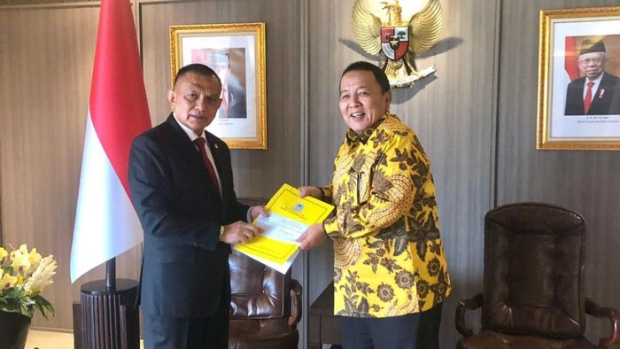 Arinal Djunaidi mendapat rekomendasi DPP Partai Golkar, untuk maju sebagai Calon Gubernur Lampung pada Pilgub 2024. Itu seperti yang disampaikan Sekretaris DPD Partai Golkar Lampung, Ismet Roni.