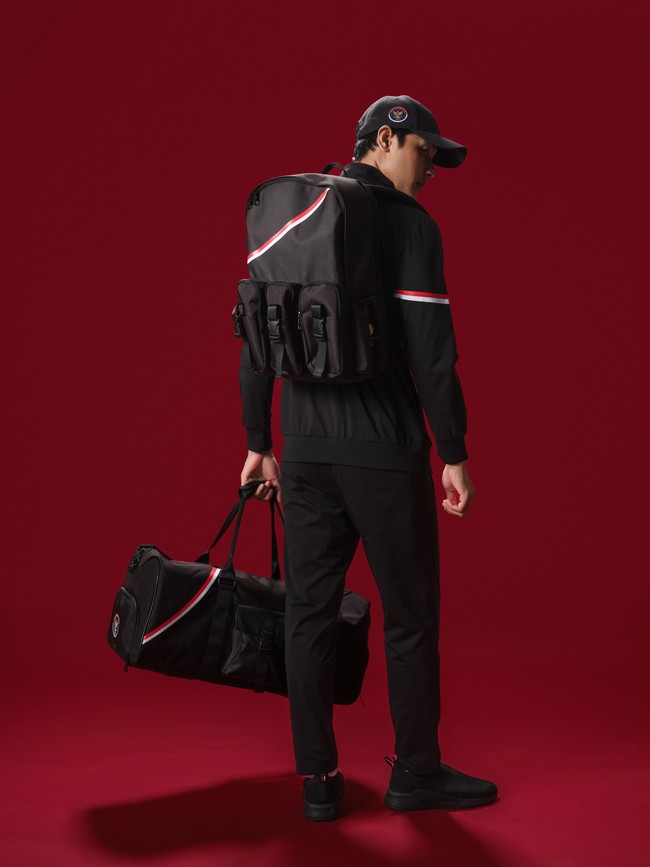 Keterlibatan Didit seakan menjadi jawaban untuk menyandingi kontingen negara lain yang menggandeng perancang terbaiknya (Amerika Serikat dengan Ralph Lauren, sementara Italia bersama Giorgio Armani). Partisipasi LVMH (induk perusahaan luxury brand seperti Louis Vuitton dan Christian Dior) sebagai sponsor utama semakin memastikan pesta olahraga empat tahunan itu paling fashionable dalam sejarahnya. Olimpiade 2024 akan berlangsung di Paris, Prancis, pada 26 Juli - 11 Agustus 2024. (Foto: Dok. DAVY LINGGAR)