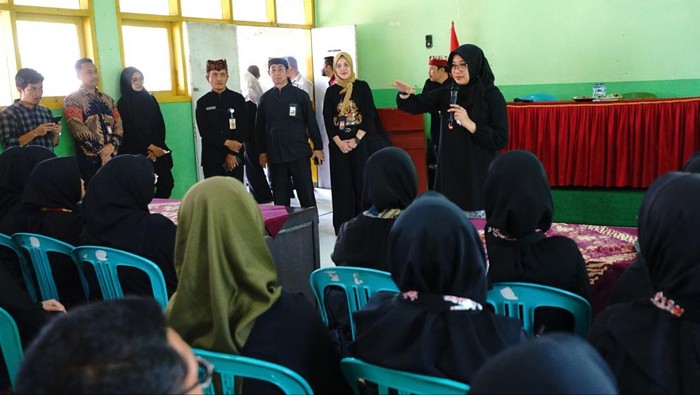 Bupati Banyuwangi Ipuk Fiestiandani