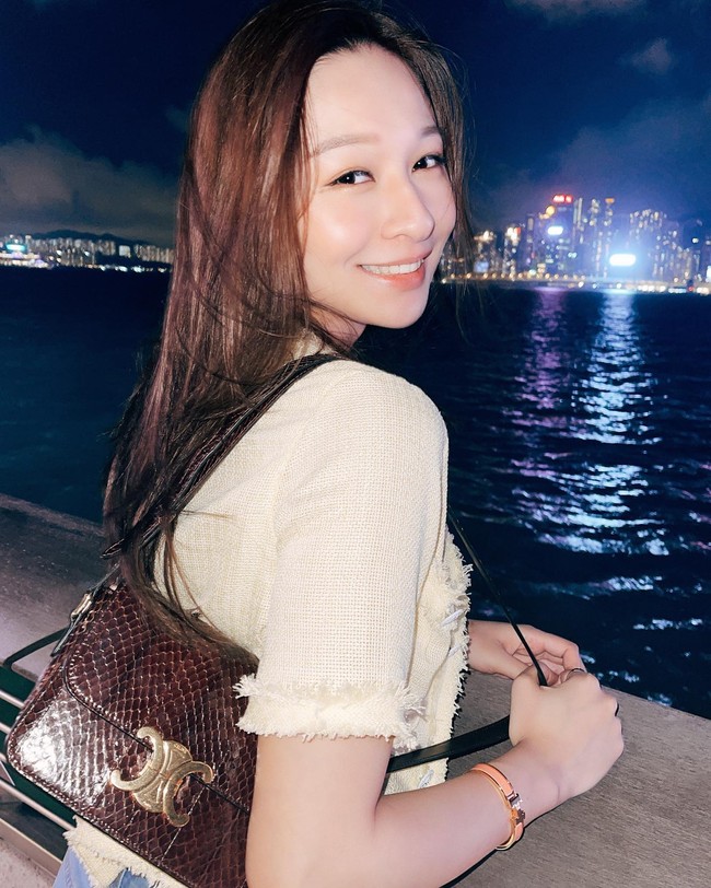 Menurutnya, mantan suami dengan Denice Lam sudah punya hubungan sebelum Winnie dan Phillip meresmikan perceraian. Ketika itu, Denice bahkan sering mengunjungi dan menginap di rumah mereka bahkan ketika mantan pasangan tersebut masih menyelesaikan proses perpisahannya. Karena itu, ketiga anak mereka sempat trauma. Foto: Instagram @denicelam