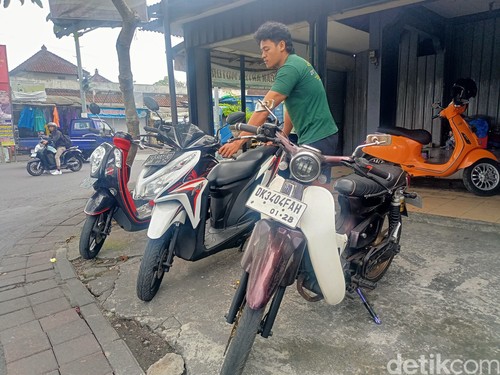 Salah satu diler motor bekas di kawasan Dalung, Badung, Kamis (4/7/2024).