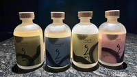 Di DOEUN tersedia 4 makgeolli yang terinspirasi sosok bibi chef Doeun. Ada makgeolli original, sparkling, yuzu basil, dan Omija. Ia melakukan 2 kali fermentasi dengan suhu rendah selama 2 bulan! Foto: Andi Annisa DR/detikfood