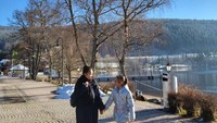 Ayu liburarn tak sendiri, dia pasti membawa putrinya Bilqis kemanapun. Ini momen mereka saat liburan ke Korea Selatan (Ayu Tingting/Instagram)